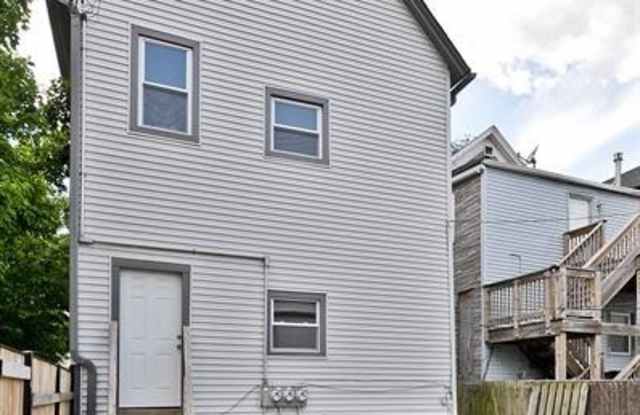 1701 North Maplewood Ave. Gallery 3