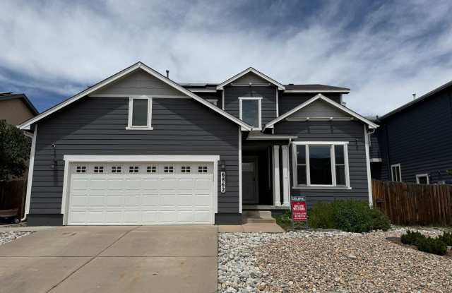 6 Bed 4 Bath Home with 3000+ SQFT in Stetson Hills!!! photos photos