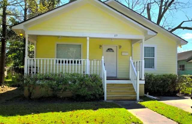 SCAD-Friendly 3BR Home – Walk to Bus Stop | Roommates Welcome! photos photos