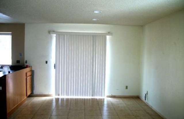 Beautiful 3 bedrooms condo in South San Diego Gallery 3