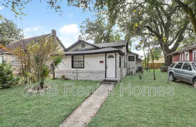 1230 14th St E photos photos