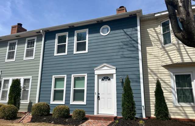 Well appointed 2 bed, 2.5 bath Townhouse photos photos