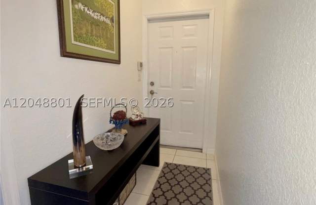 11301 SW 17th Ct Gallery 2
