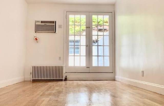 317 W 29TH ST. photos photos