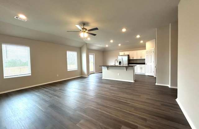 Newer Construction 3 bedroom 2 bath home! Gallery 4