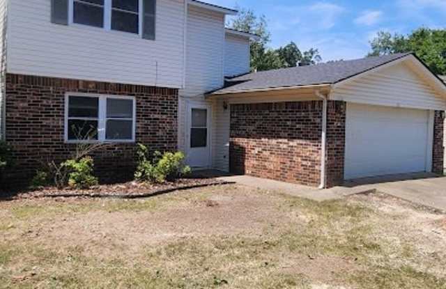 1121 W 19th Terrace - 1121 West 19th Terrace, Russellville, AR 72801
