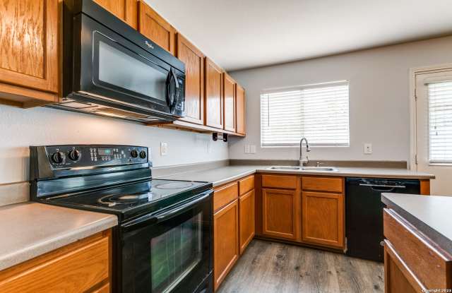 3 BEDROOM 2.5 BATH House for Lease photos photos