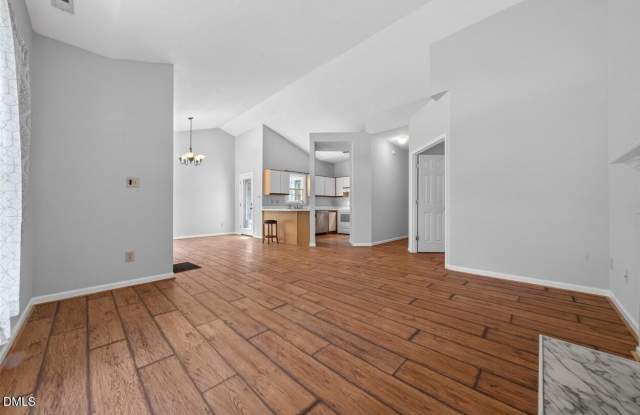 105 Ellsworth Place Gallery 2
