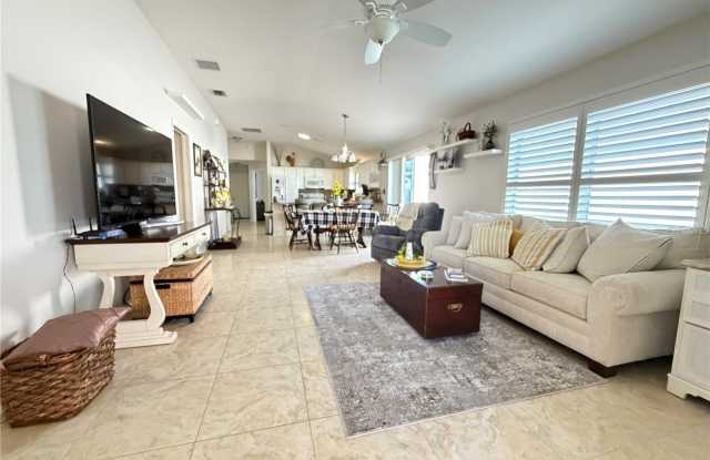 1963 LADYFISH Avenue Gallery 3