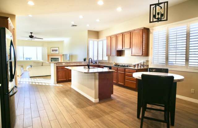 Beautiful Oro Valley Rental with Views! Furnished Gallery 4