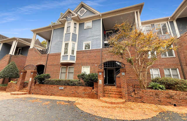 Excellent 2BD, 2BA Downtown Raleigh Condo in Gated Community with Bonus Office and Private Deck - 241 New Bern Place, Raleigh, NC 27601