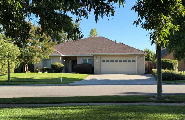 4 Bedroom Home for Rent in Chico CA | 3 Bathrooms, Fireplace, Yard & Garage photos photos