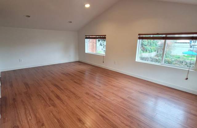 4BD/2BA, 1850 SQ FT Duplex located in Springfield photos photos