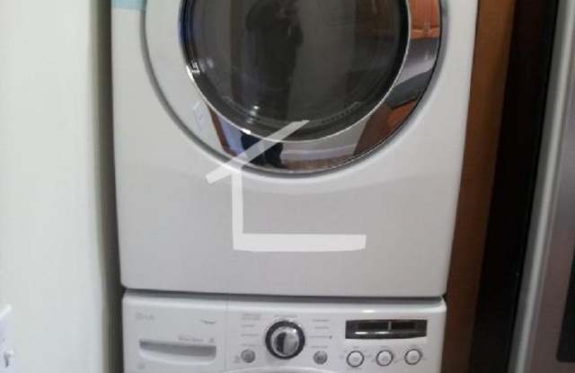 Modern Big Bed with Laundry in Unit near BU!  Perfect Location! Ht + HW Inc Gallery 4
