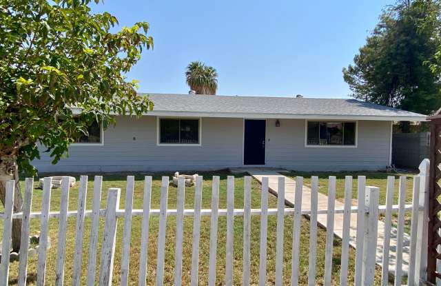 3 bedroom home with large living room on a large corner lot with lots of room for play. - 7773 South Phillips Avenue, Yuma County, AZ 85364