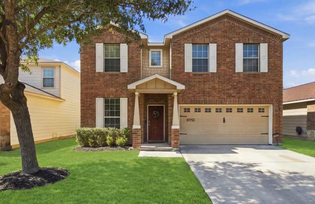 8955 Oakwood Park Gallery 1