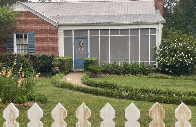 236 Virginia Avenue - 236 Virginia Avenue, Auburn, AL 36830