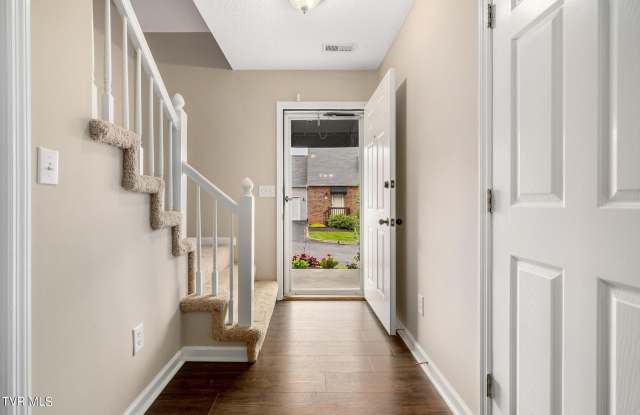 2700 Indian Ridge Road Gallery 3