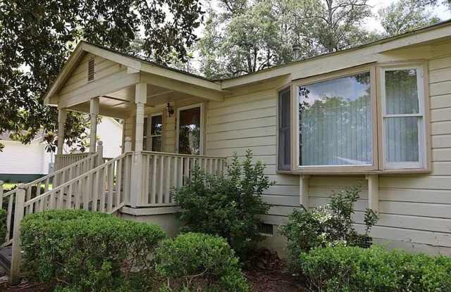 Spacious 4-Bedroom Thomasville Home with Hardwood Floors & Attached Garage Gallery 1