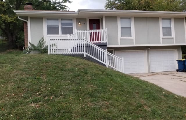704 Cosby Street - 704 Cosby Street, Liberty, MO 64068