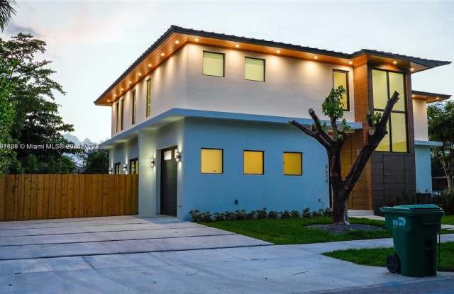 8410 SW 65 AVE photos photos