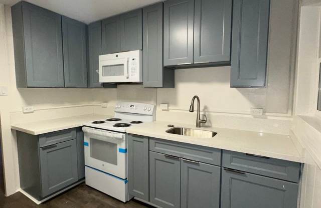 2 bedroom duplex | tastefully upgraded Gallery 1