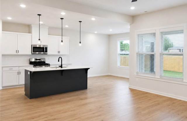 Nice New Construction Home in E Springdale Gallery 3