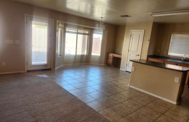 1536 S 216th Lane Gallery 4