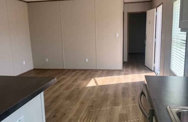 New Home! 2 Bedroom / 2 Bath Gallery 4