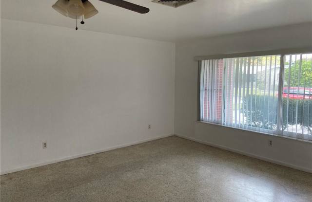 5960 35TH AVENUE N Gallery 2
