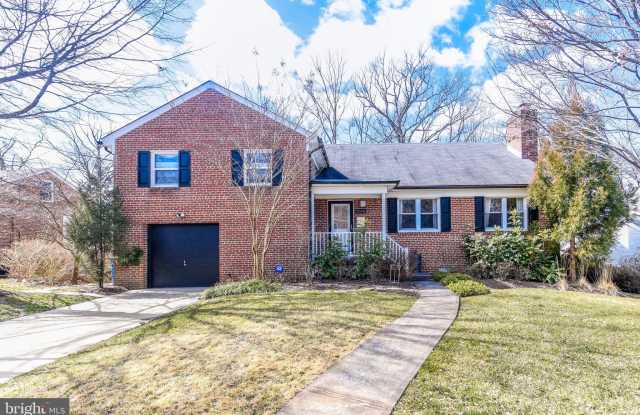 7046 31ST STREET NW - 7046 31st Street Northwest, Washington, DC 20015