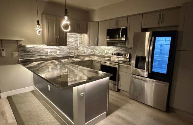 Mountain Views! Come see this charming 3BR Townhome in Denver - Perfect for Roommates or Small Family! photos photos