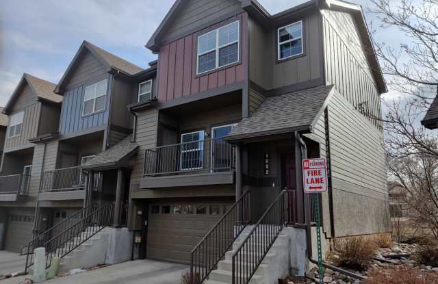 Updated Townhome Close to Garden of the Gods! photos photos