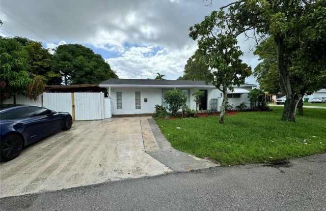 2091 Oleander Dr - 2091 Oleander Drive, Miramar, FL 33023