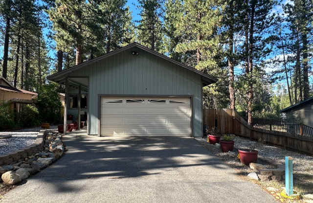 Well Kept Home in Quiet Neighborhood with 2 Car Garage photos photos