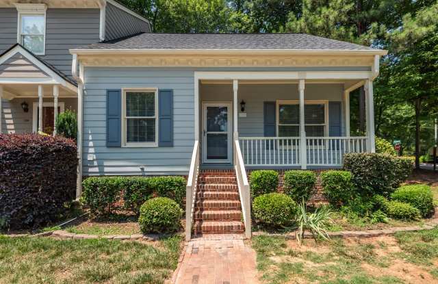 First Floor Primary! Cute 3 Bedroom 2 Bath in the Heart Of Cary! photos photos