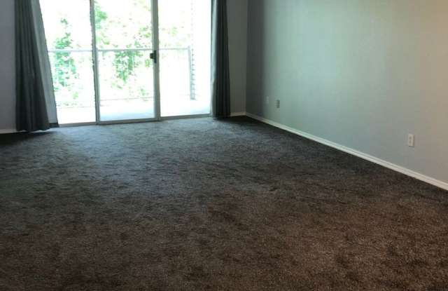 VERY NICE 2 bed, 2 bath Branson CONDO For Lease Close to Lake Taneycomo and Table Rock Lake photos photos