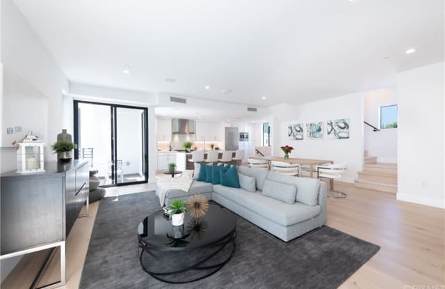 733 Gramercy Place 1/2 - 733 North Gramercy Place, Los Angeles, CA 90038