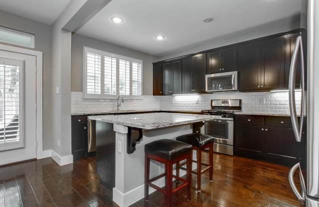 2804 Merrimac Street - 1 Gallery 4