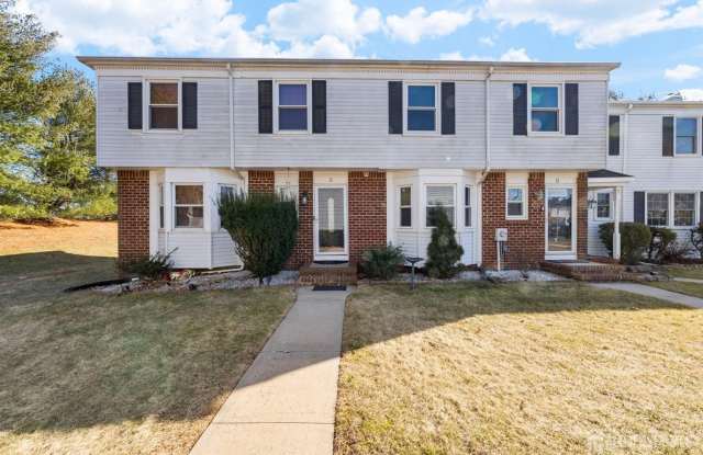 13 Rosewood Court - 13 Rosewood Court, Sayreville, NJ 08872