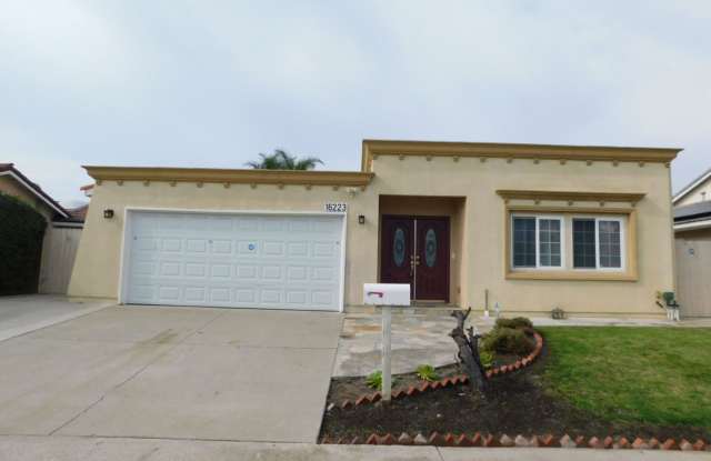 Beautiful single story 3 bedroom, 2 bathroom home in Fountain Valley - 16223 Mount Craig Circle, Fountain Valley, CA 92708