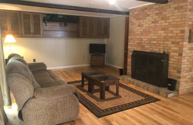 1002 Chris Circle Gallery 4