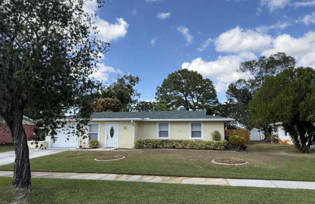 486 NE Solida Circle photos photos