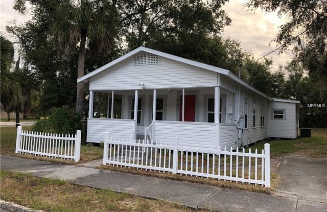 407 LINCOLN AVENUE - 407 Lincoln Avenue, Tarpon Springs, FL 34689
