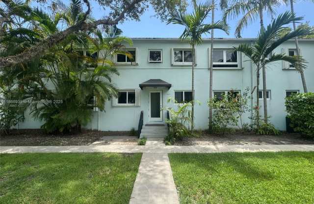 7635 SW 57th Ave photos photos