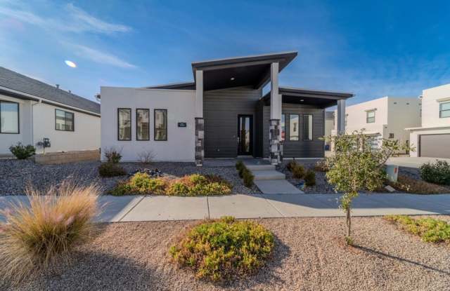 Beautiful 3 bed 2 bath Desert Color Home! Corner Lot!! photos photos