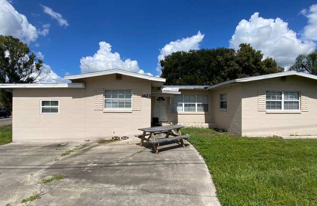 1423 McCoy Rd - Orlando FL - 3 Bedroom 2 Bathroom Home For Rent photos photos