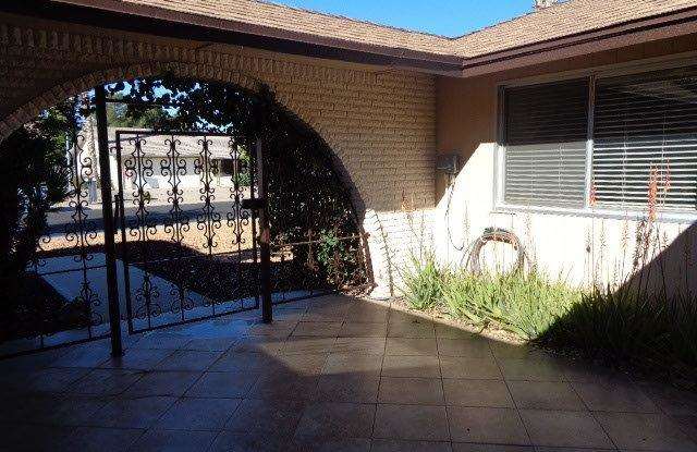 9914 W CONCHO Circle Gallery 2