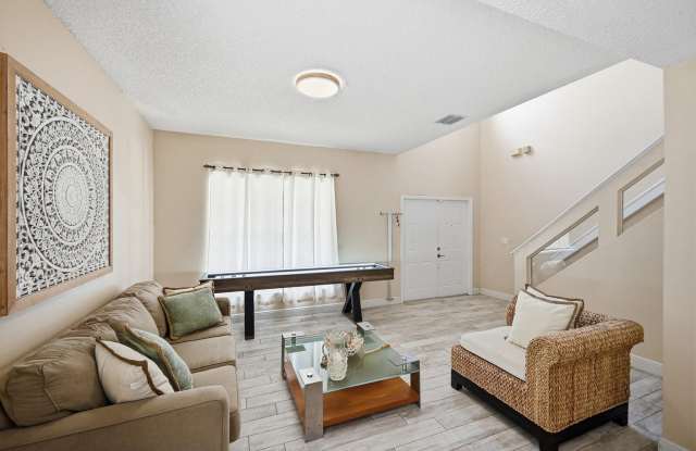 15073 Oak Chase Court Gallery 2