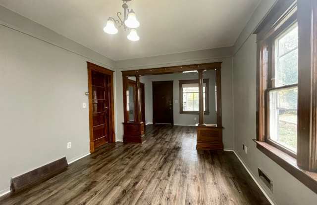 Newly Renovated 5 Bedroom 1.5 Bathroom Home in Minneapolis! photos photos